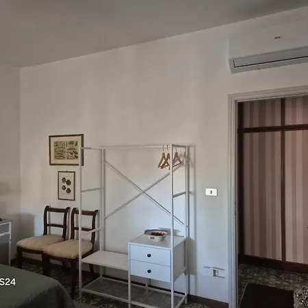 Apartment Giolu A Pochi Passi Dal Mare Magazzini (Tuscany)