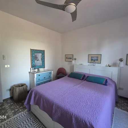 Apartment Giolu A Pochi Passi Dal Mare Magazzini (Tuscany)